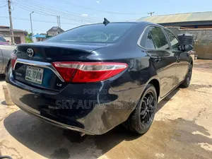 Toyota Camry SE 4dr Sedan (2.5L 4cyl 6A) 2015 Gray