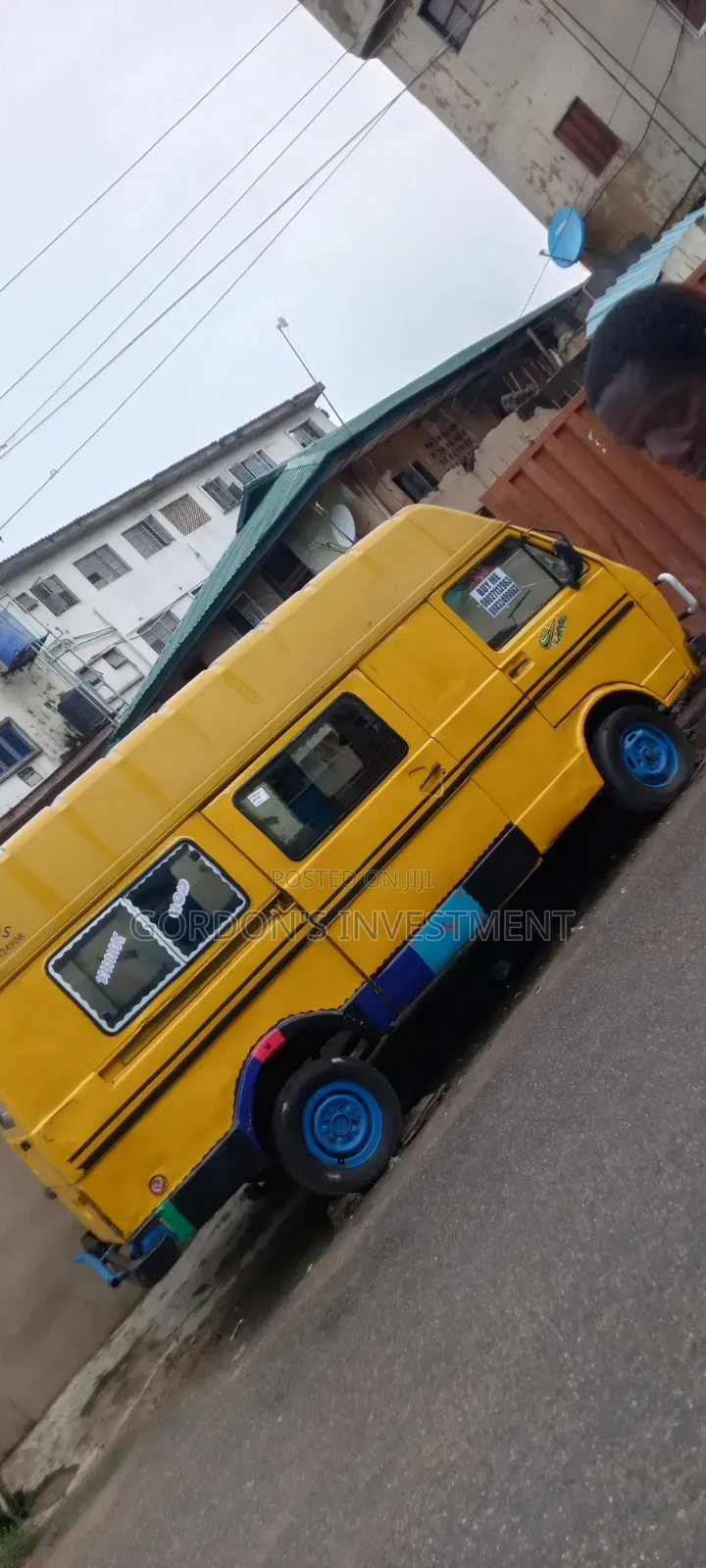 Volkswagen LT 2002 Yellow