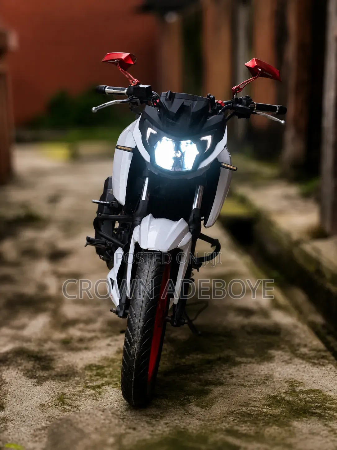 TVS Apache RTR 160 4V 2022 White