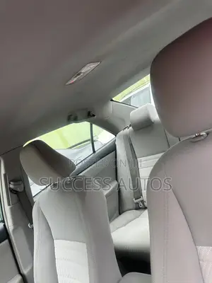 Toyota Camry LE 4dr Sedan (2.5L 4cyl 6A) 2015 Silver