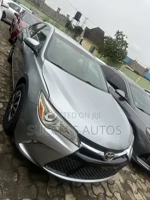 Toyota Camry LE 4dr Sedan (2.5L 4cyl 6A) 2015 Silver