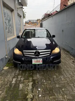 Mercedes-Benz C300 Luxury 4Matic Sedan AWD (3.5L 6cyl 7A) 2013 Blue