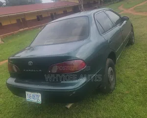 Toyota Corolla 2000 Green