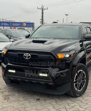Toyota Tacoma 2024 Black
