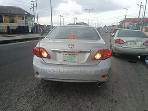 Toyota Corolla 2010 Silver