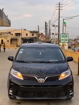Toyota Sienna 2013 Black