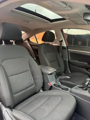 Hyundai Elantra 2019 Red
