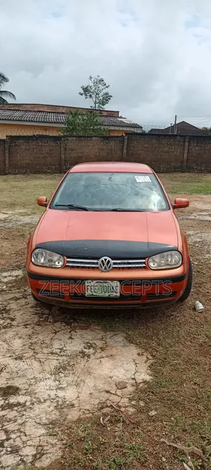 Volkswagen Golf 2004 Orange