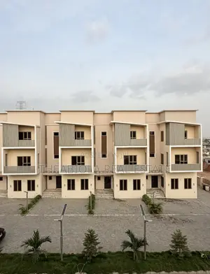 4bdrm Townhouse/Terrace in Dawaki, Abuja for sale