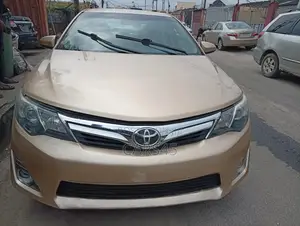 Toyota Camry 2012 Gold