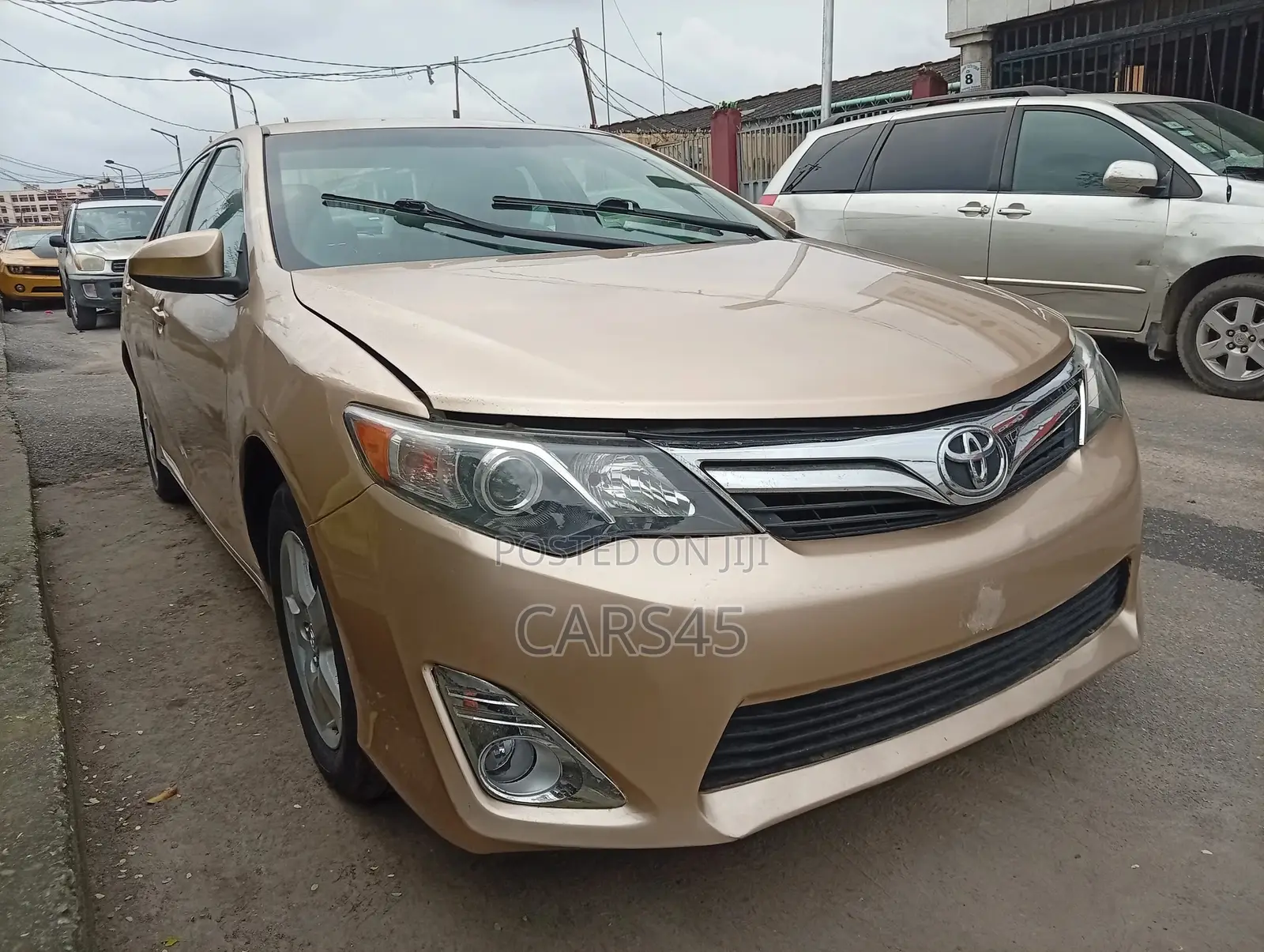 Toyota Camry 2012 Gold