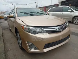 Toyota Camry 2012 Gold