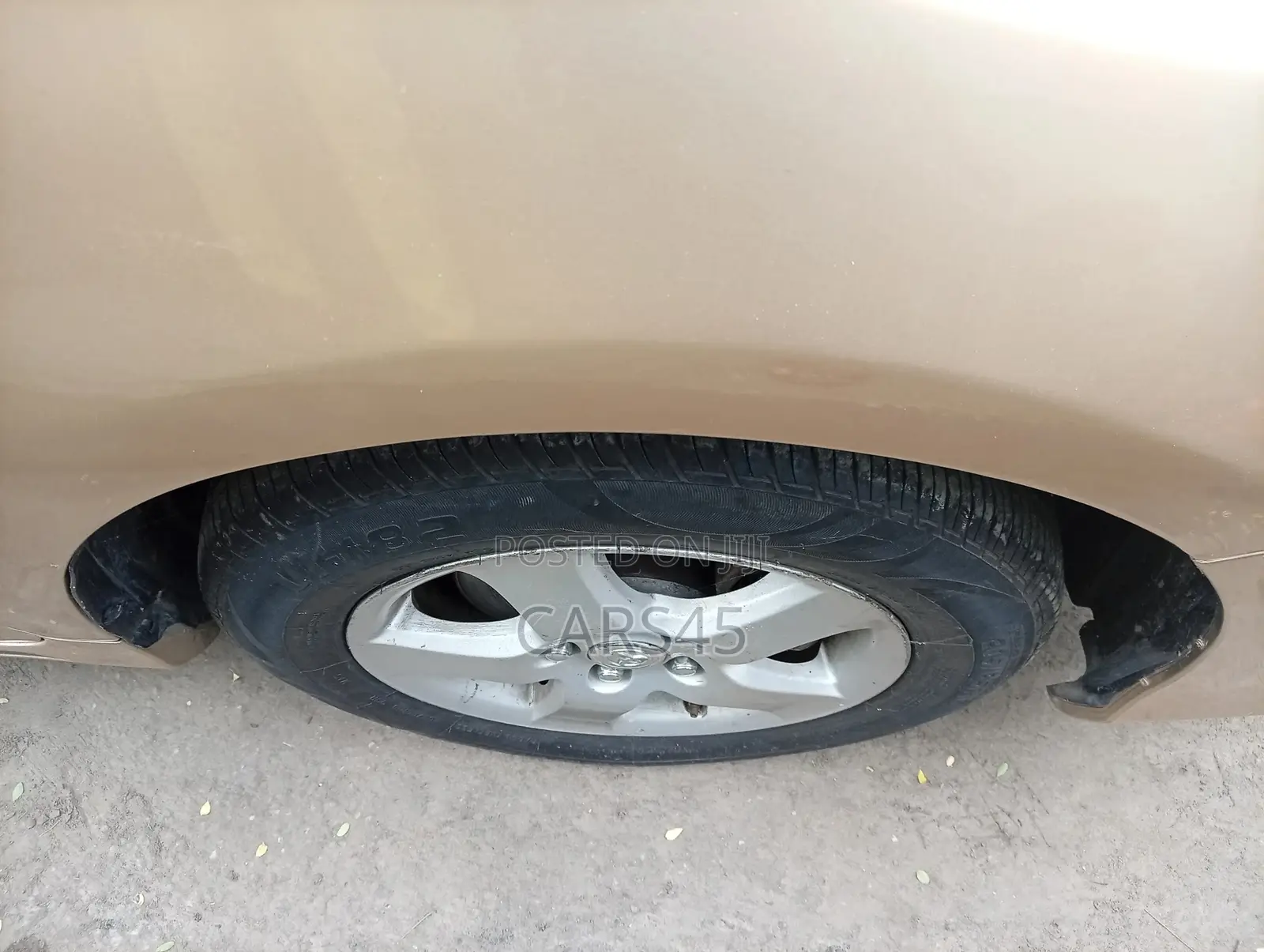 Toyota Camry 2012 Gold