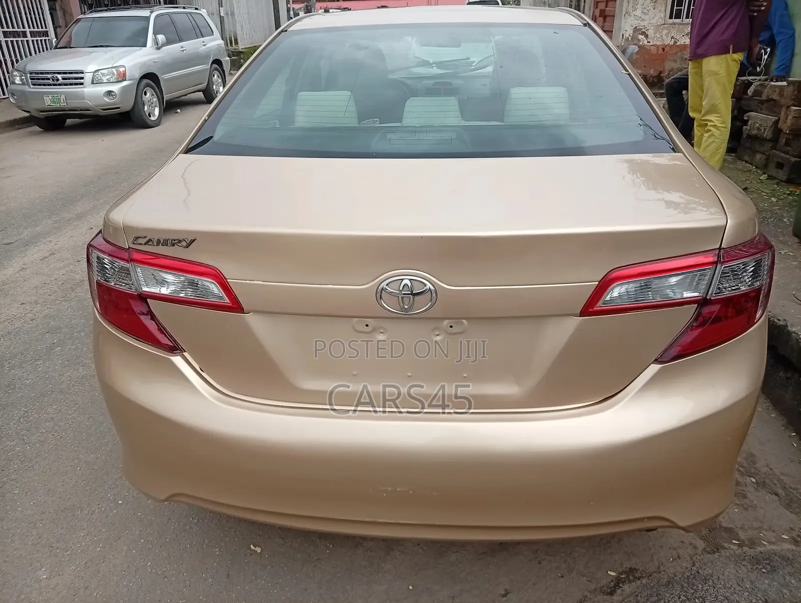 Toyota Camry 2012 Gold