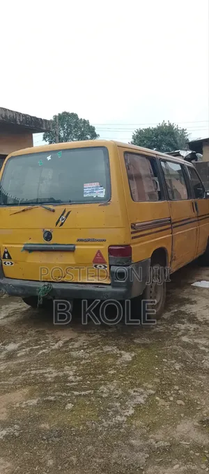 Volkswagen Transporter 2025 Yellow