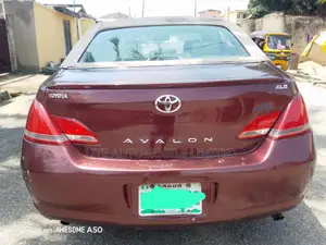 Toyota Avalon XLS 2007 Red