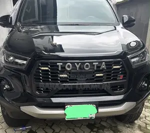 Toyota Hilux 2024 Black