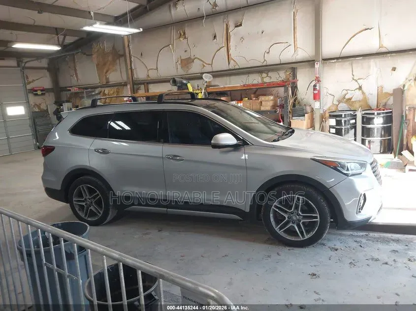 Hyundai Santa Fe 2017 Silver