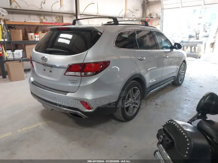 Hyundai Santa Fe 2017 Silver