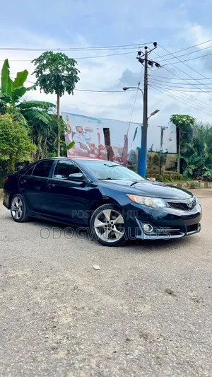 Toyota Camry SE 4dr Sedan (3.5L 6cyl 6A) 2014 Black
