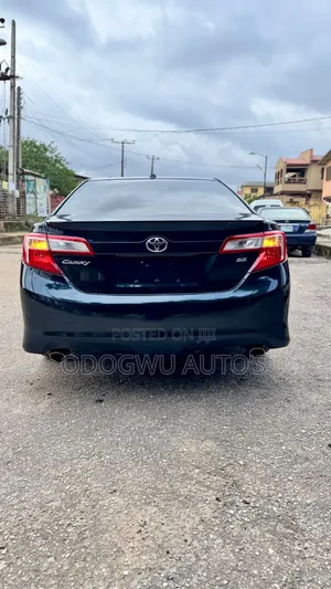 Toyota Camry SE 4dr Sedan (3.5L 6cyl 6A) 2014 Black