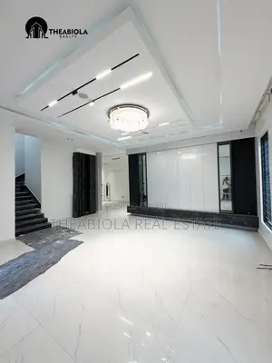 7bdrm Mansion in Apo Resettlement, for sale