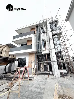 7bdrm Mansion in Apo Resettlement, for sale