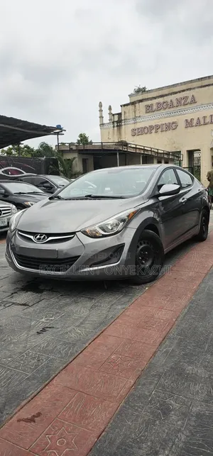 Hyundai Elantra 2016 Silver