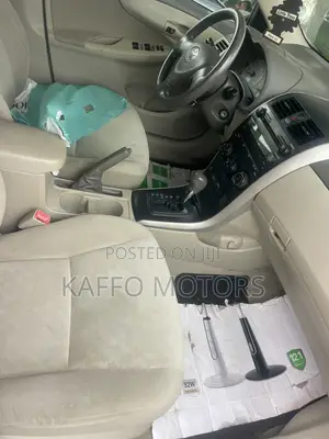Toyota Corolla LE 4dr Sedan (1.8L 4 cyl 4A) 2009 Gold