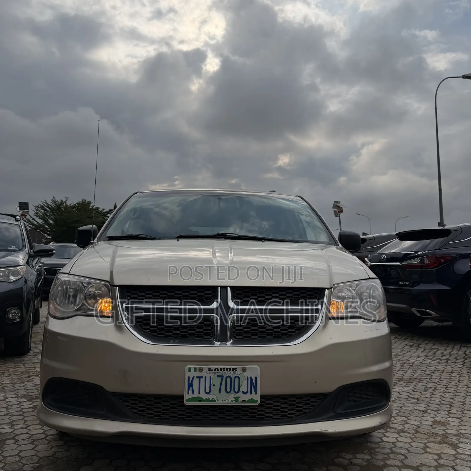 Dodge Caravan 2009 Gold