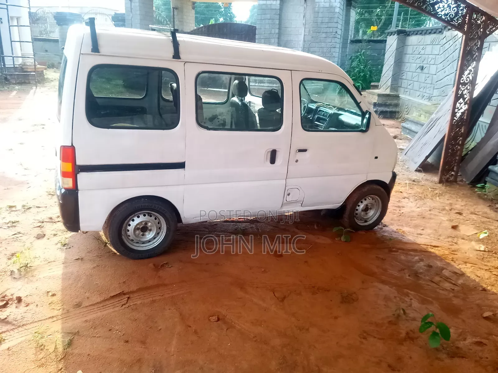 Suzuki Every 2010 White