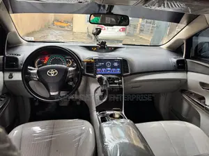 Toyota Venza LE 2010 Black