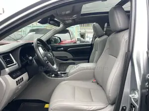 Toyota Highlander Limited Platinum 4x4 V6 (3.5L 6cyl 8A) 2017 Silver