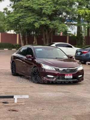 Honda Accord Touring 4dr Sedan FWD (3.5L 6cyl 6A) 2016 Maroon