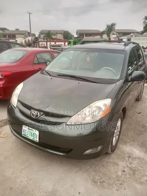 Toyota Sienna 2005 Green