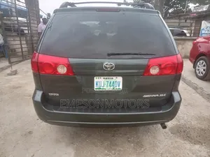 Toyota Sienna 2005 Green
