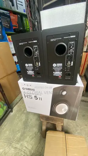 Professional Yamaha HS5 II