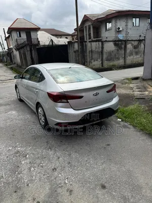 Hyundai Elantra SEL 2019 Silver