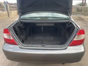 Toyota Camry LE 4dr Sedan (2.4L 4cyl 5M) 2003 Gray