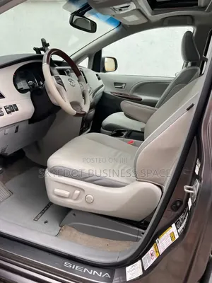 Toyota Sienna 2011