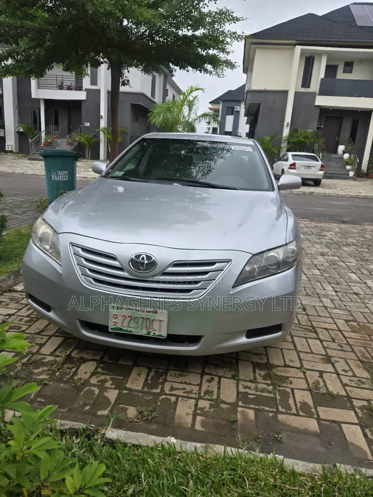 Toyota Camry 2009 Silver