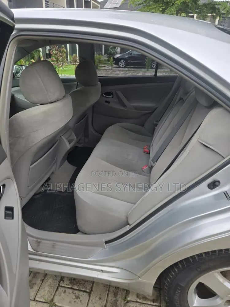 Toyota Camry 2009 Silver