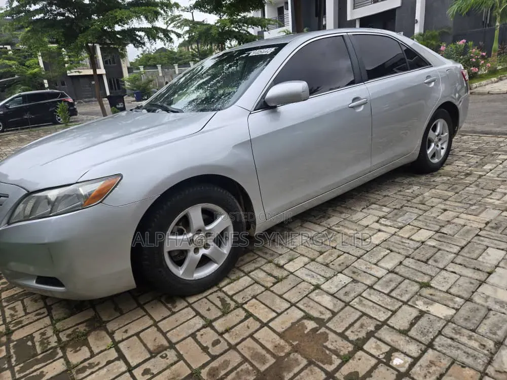 Toyota Camry 2009 Silver