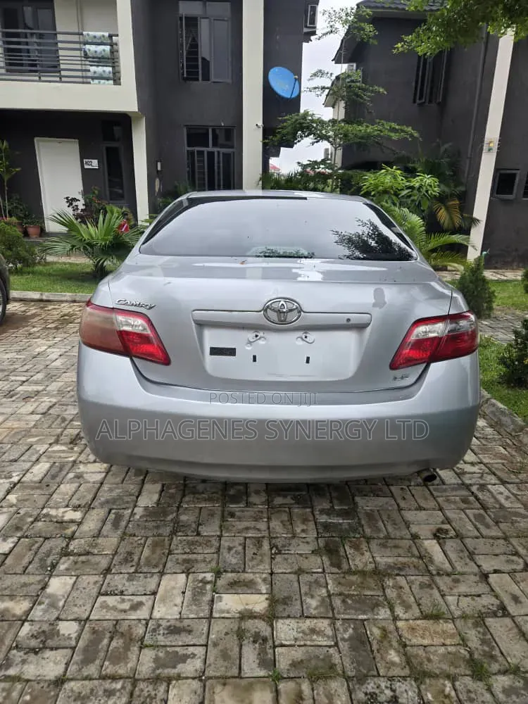 Toyota Camry 2009 Silver