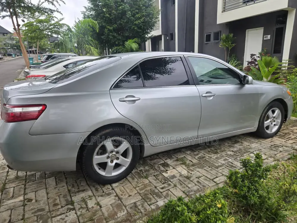 Toyota Camry 2009 Silver