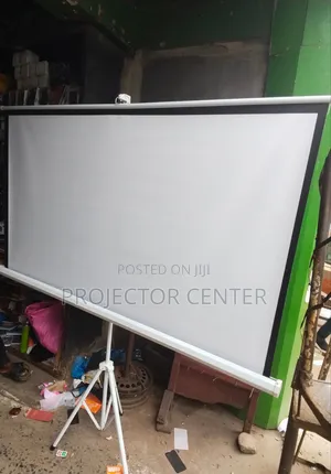 72 X 72 Tripod Projector Screen (Used)