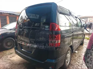 Toyota Noah 2.0 FWD (8 Seater) 2004 Black