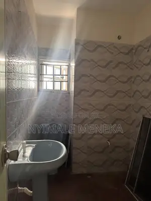 2bdrm Block of Flats in New Road, Rumuduru for rent