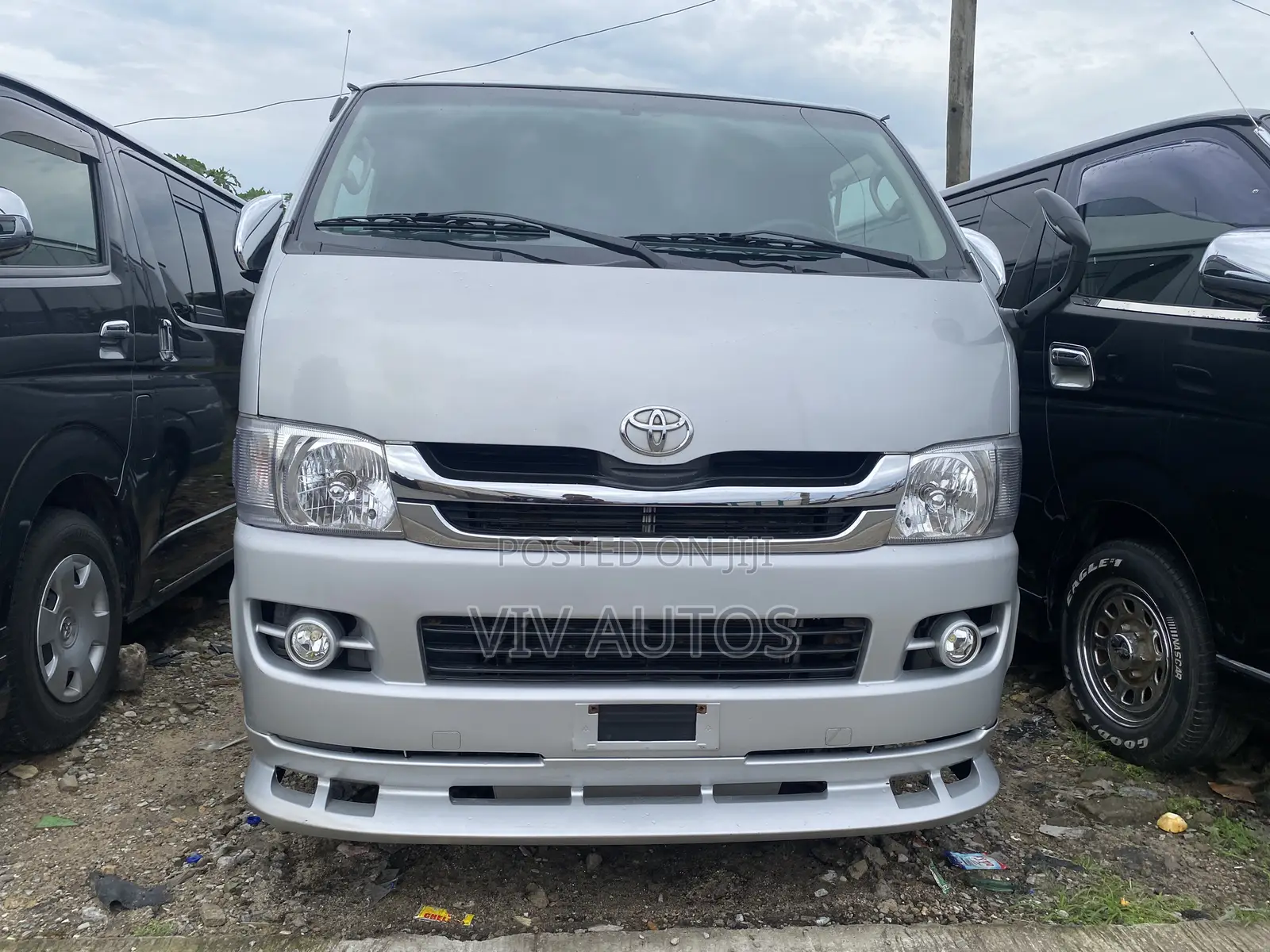 Toyota HiAce 2010 Silver