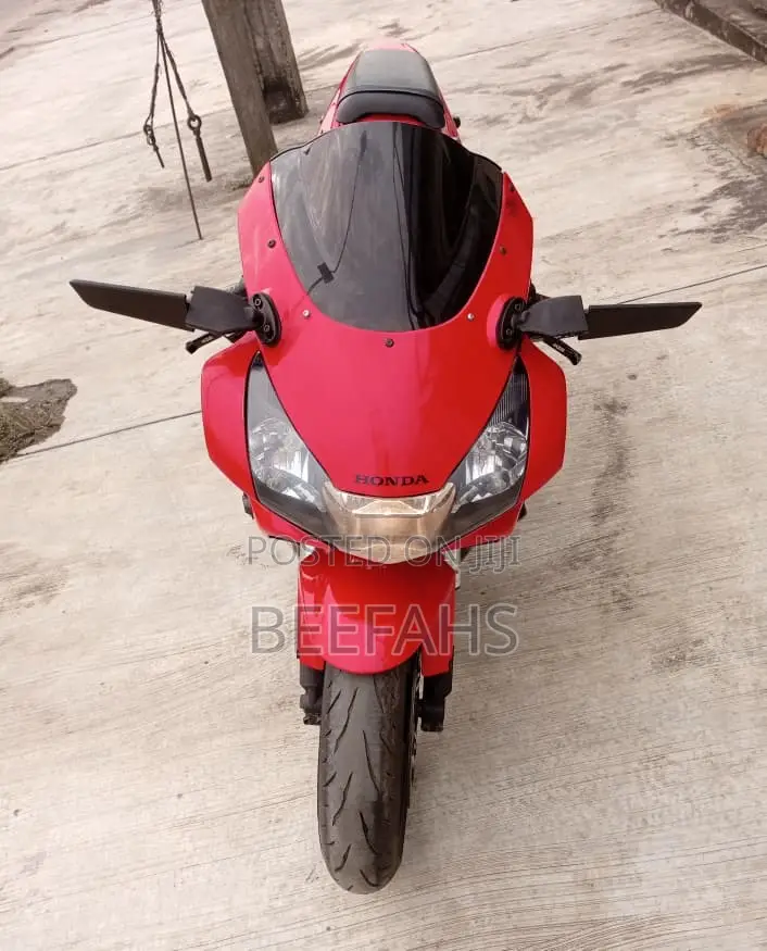 Honda CBR 2004 Red